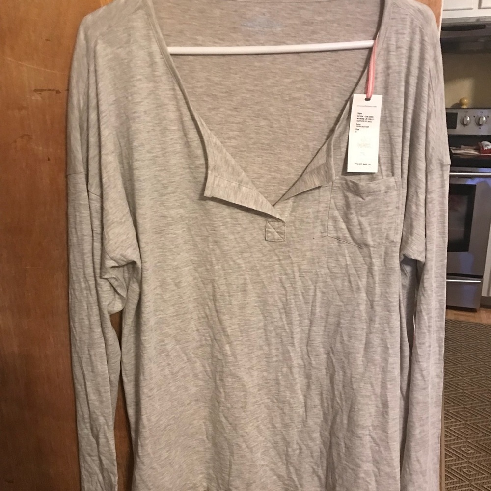 Vineyard vines heather gray top